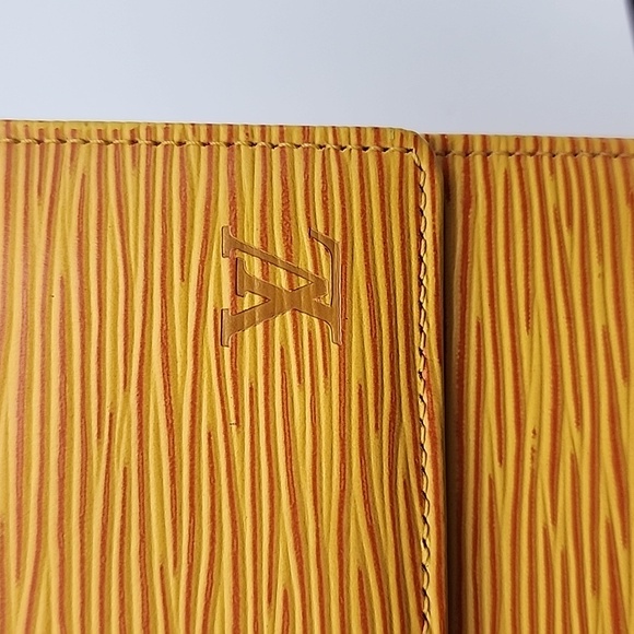 LOUIS VUITTON Tassil Yellow Epi Leather Elise Wallet - Picture 11 of 11